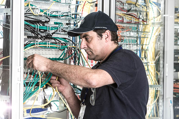 Marketing, Fotografen und Grafiker müssen gut vernetzt sein, damit Der Bilder-Workflow in einem Unternehmen funktioniert. (Foto für ISS © Till Erdmenger – Businessfotos)